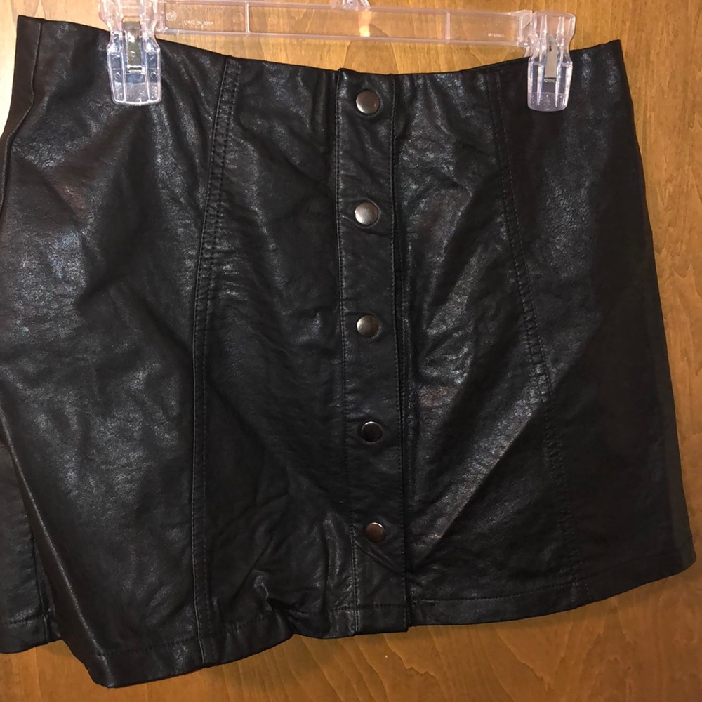 BLACK LEATHER MINI SKIRT